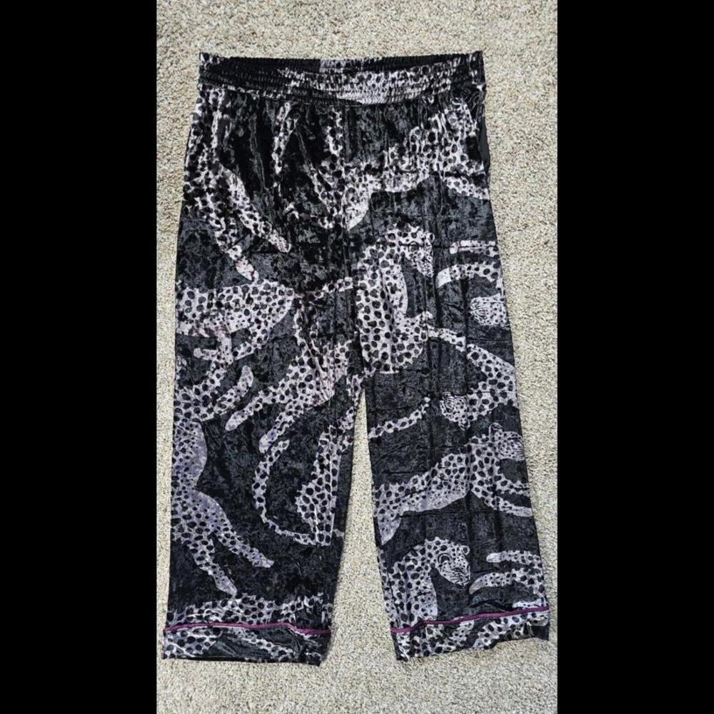 SOFIA INTIMATES Sofia Vergara Velour Pajamas Sz 2X Leopards